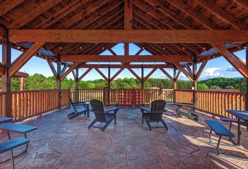 Serenity Mountain Pool Lodge