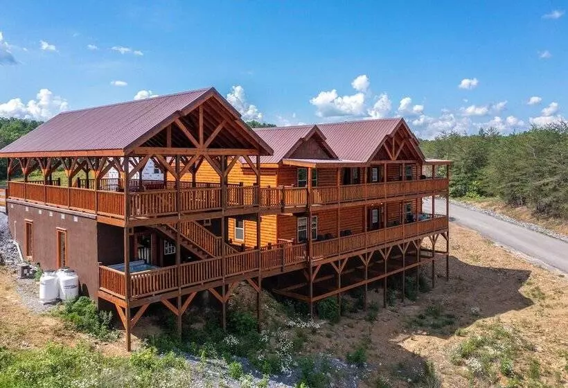 Serenity Mountain Pool Lodge