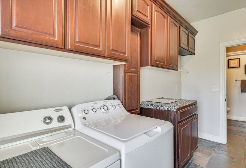 Spacious Delhi Home W/ Fireplaces, Patio & Grill!