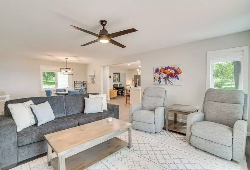 Spacious Detroit Lakes Home W/ Private Deck!