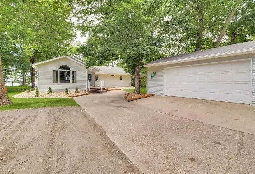 Spacious Detroit Lakes Home W/ Private Deck!