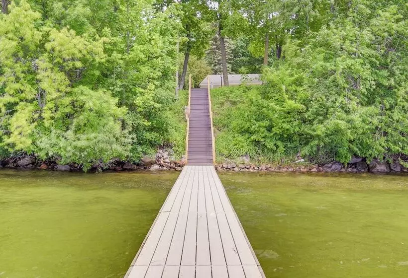 Spacious Detroit Lakes Home W/ Private Deck!