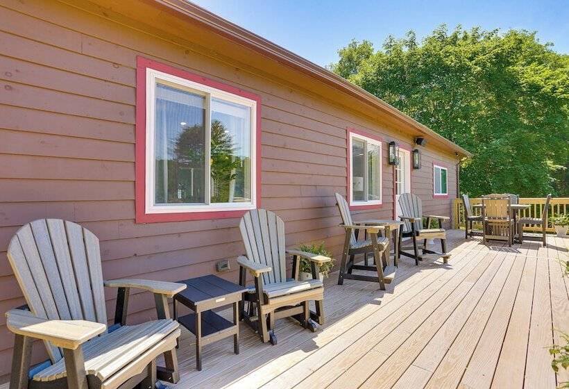 Peaceful Farm Stay: Damascus Cabin On 120 Acres!