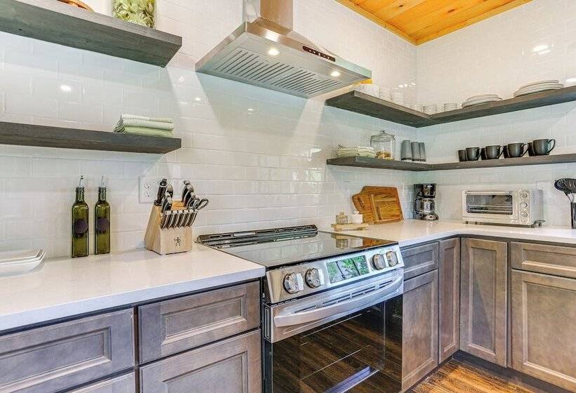 Peaceful Farm Stay: Damascus Cabin On 120 Acres!