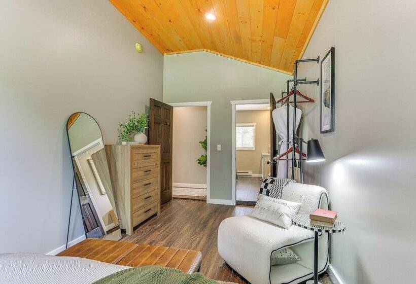 Peaceful Farm Stay: Damascus Cabin On 120 Acres!