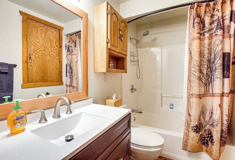 Updated Conover Cabin W/ Nearby Boating Access!