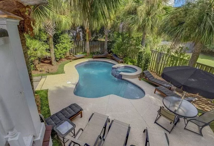 2701 Palm Boulevard By Avantstay Steps To The Beach, Ping Pong, Putting Green