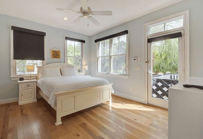 2701 Palm Boulevard By Avantstay Steps To The Beach, Ping Pong, Putting Green