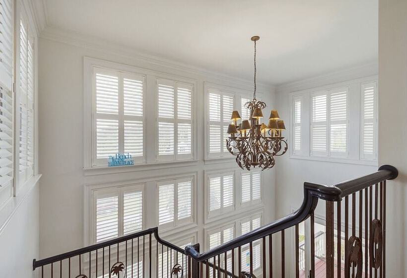 2701 Palm Boulevard By Avantstay Steps To The Beach, Ping Pong, Putting Green