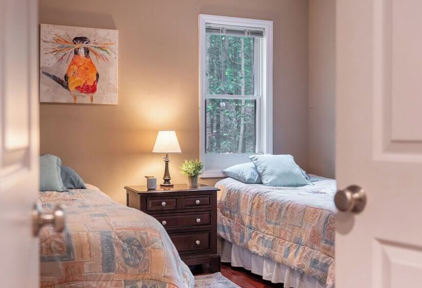 Bear Trail Chalet By Avantstay Retreat W/ Outdoor Living Deck & Fire Pit