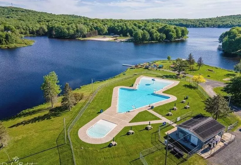 Bear Trail Chalet By Avantstay Retreat W/ Outdoor Living Deck & Fire Pit