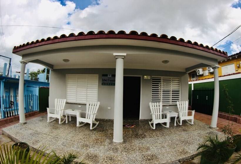 تختخواب و صبحانه Villa Isbel Fuentes