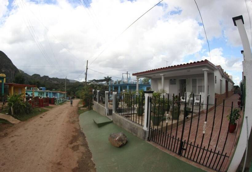 تختخواب و صبحانه Villa Isbel Fuentes