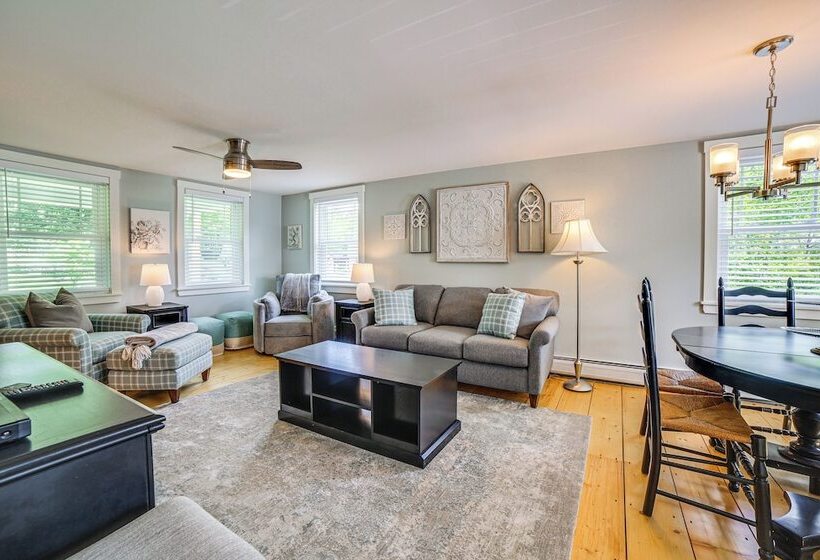 Charming Cavendish Cottage: All Season Retreat!