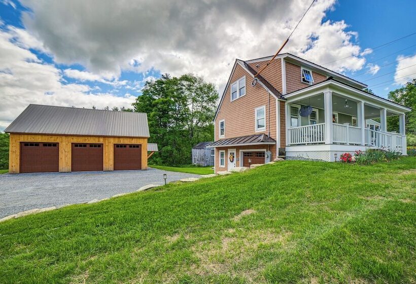 Charming Cavendish Cottage: All Season Retreat!