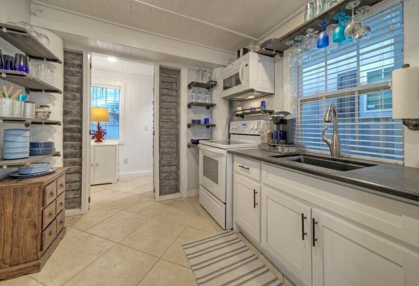 Private Pool, Yard W/ Fire Pit, Near The Beach Coasta Rita By Avantstay