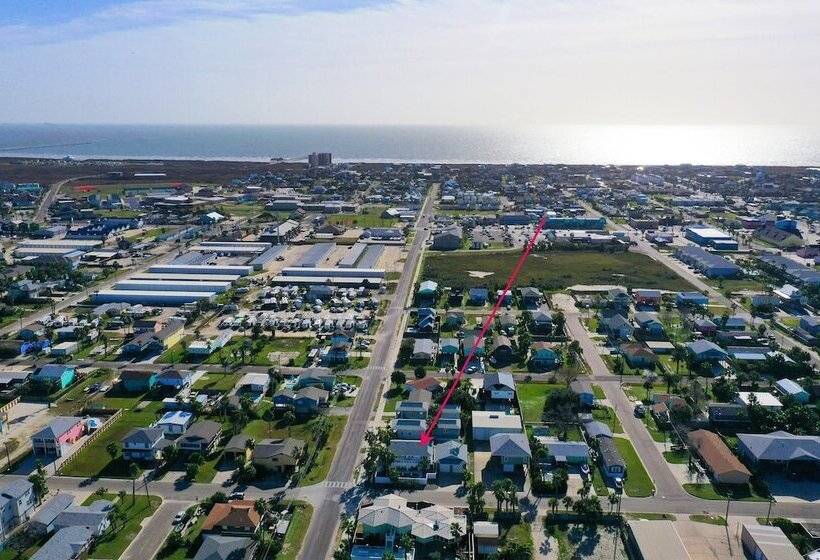 Private Pool, Yard W/ Fire Pit, Near The Beach Coasta Rita By Avantstay