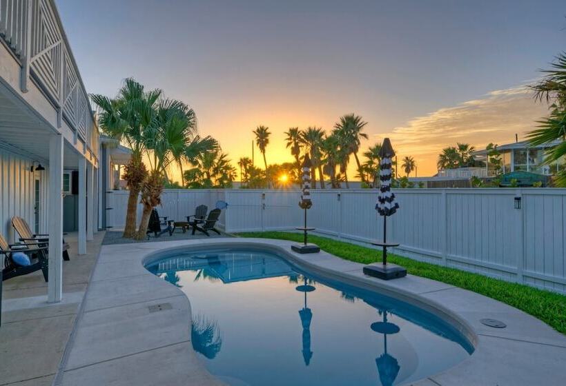 Private Pool, Yard W/ Fire Pit, Near The Beach Coasta Rita By Avantstay