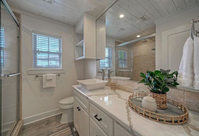 Private Pool, Yard W/ Fire Pit, Near The Beach Coasta Rita By Avantstay