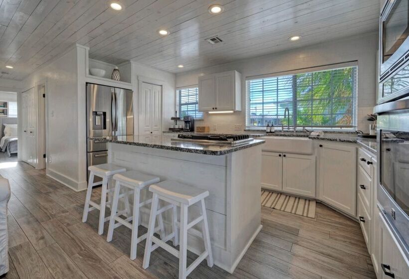 Private Pool, Yard W/ Fire Pit, Near The Beach Coasta Rita By Avantstay