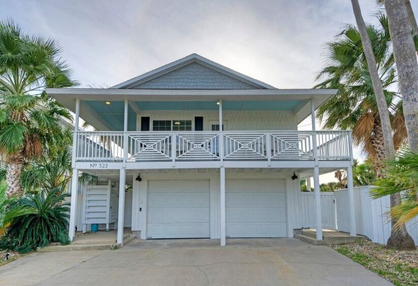 Private Pool, Yard W/ Fire Pit, Near The Beach Coasta Rita By Avantstay