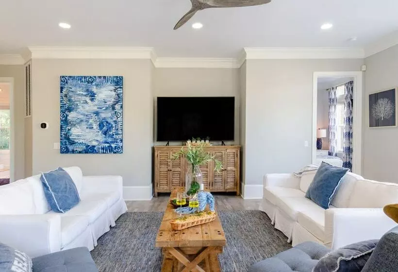 Cobalt Coast By Avantstay 7bdr, Steps From Beach