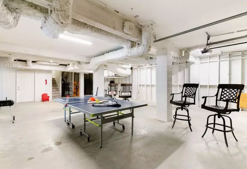 Cobalt Coast By Avantstay 7bdr, Steps From Beach