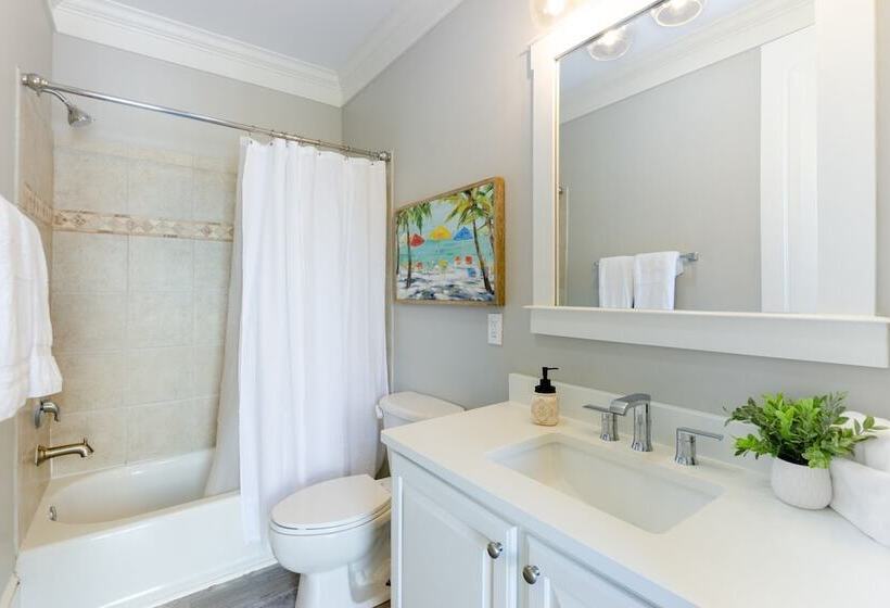 Cobalt Coast By Avantstay 7bdr, Steps From Beach