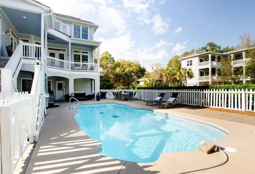 Cobalt Coast By Avantstay 7bdr, Steps From Beach