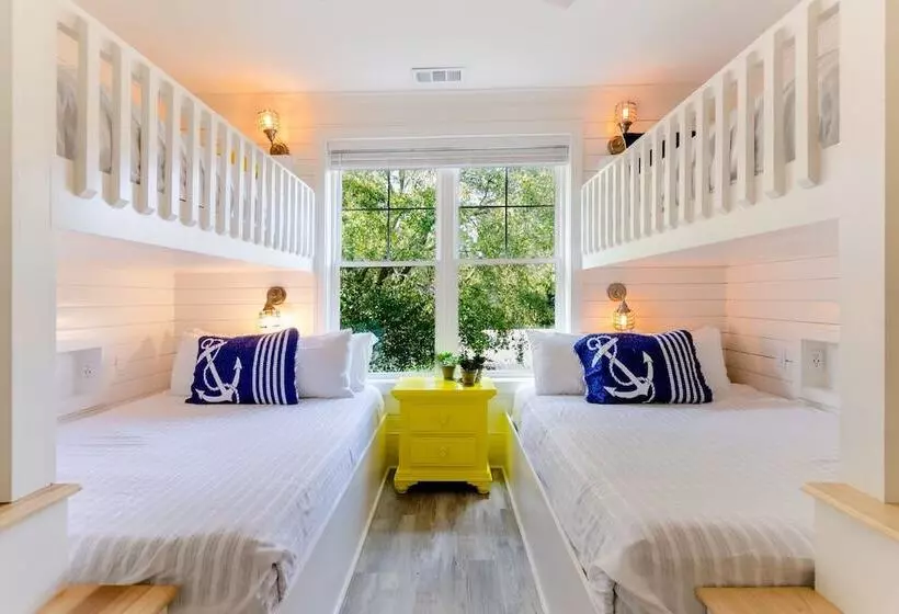 Cobalt Coast By Avantstay 7bdr, Steps From Beach