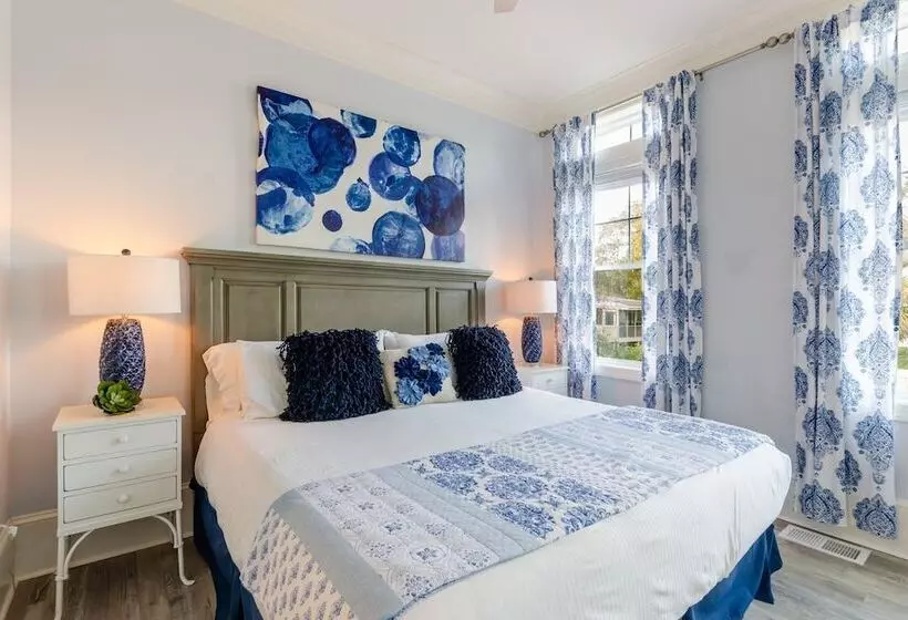 Cobalt Coast By Avantstay 7bdr, Steps From Beach