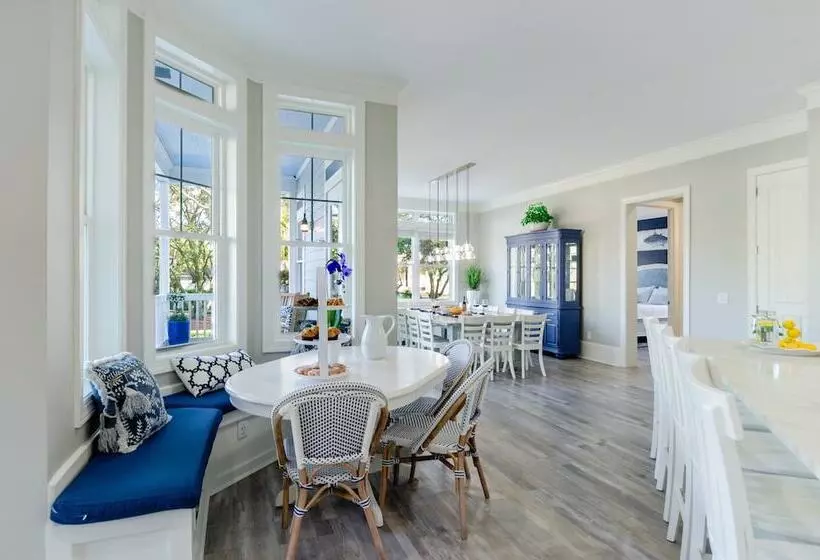 Cobalt Coast By Avantstay 7bdr, Steps From Beach