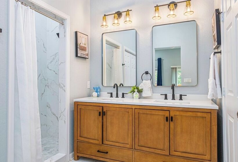 Comfort And Style 4br/3ba Near Riverwalk And Dtown