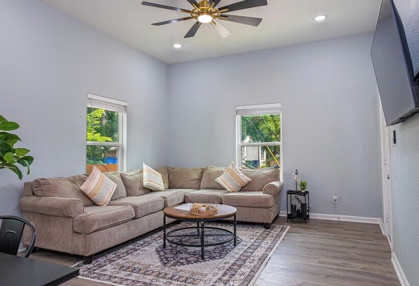 Comfort And Style 4br/3ba Near Riverwalk And Dtown