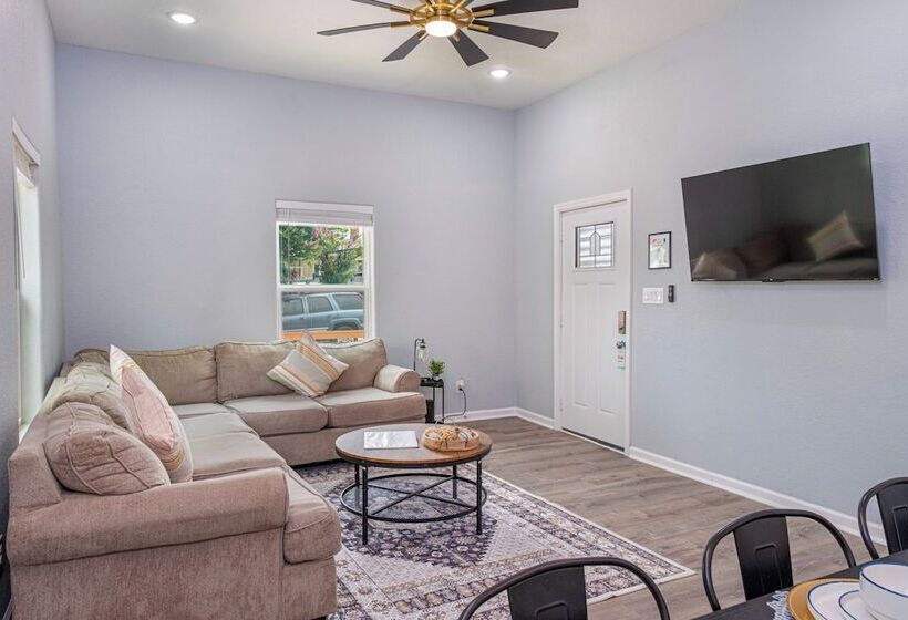 Comfort And Style 4br/3ba Near Riverwalk And Dtown