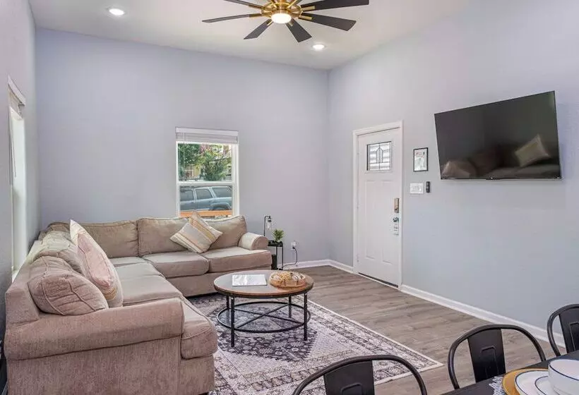 Comfort And Style 4br/3ba Near Riverwalk And Dtown
