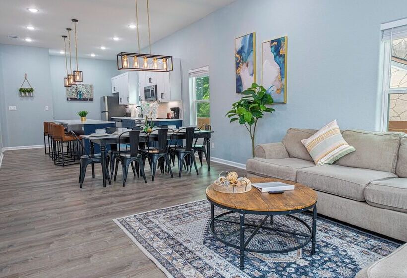 Comfort And Style 4br/3ba Near Riverwalk And Dtown