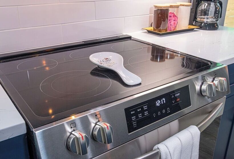 Comfort And Style 4br/3ba Near Riverwalk And Dtown