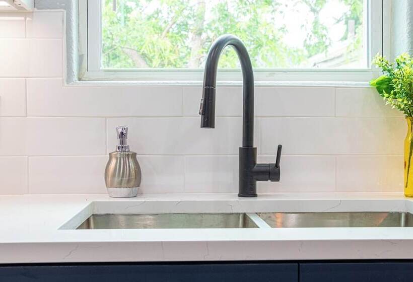 Comfort And Style 4br/3ba Near Riverwalk And Dtown