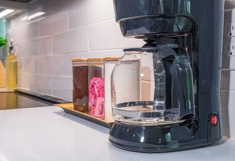 Comfort And Style 4br/3ba Near Riverwalk And Dtown