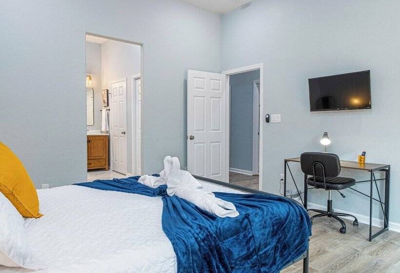 Comfort And Style 4br/3ba Near Riverwalk And Dtown