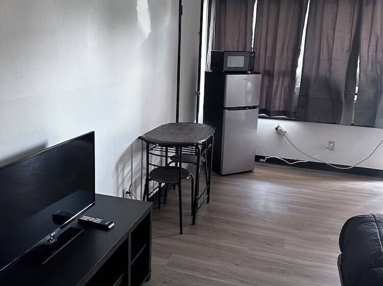 Glenstone Place Extended Stay Motel