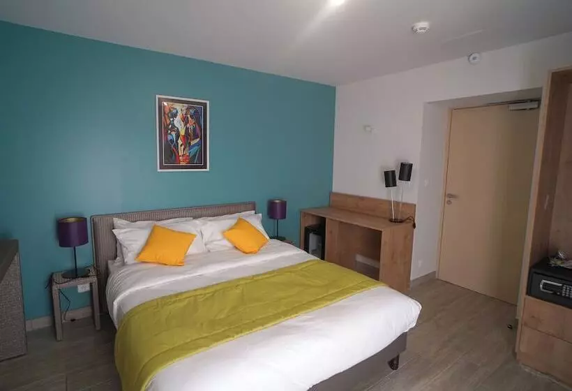 ホテル De La Croix Blanche