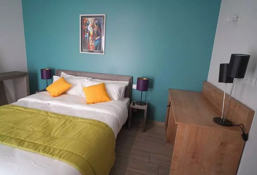 ホテル De La Croix Blanche