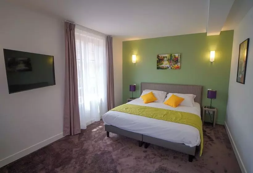 ホテル De La Croix Blanche