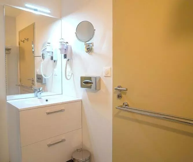 ホテル De La Croix Blanche