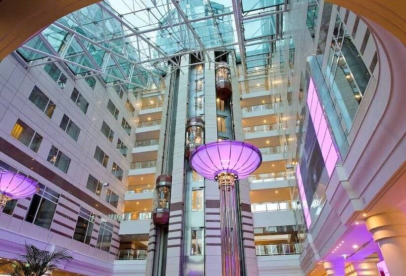 Hampton By Hilton Paris Charles De Gaulle Airport