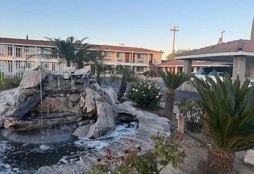 Hotelli Pacific Express Inn