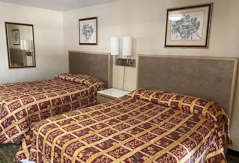 Hotelli Pacific Express Inn