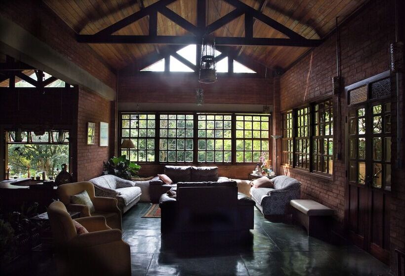 호텔 Pousada Candeias Ltda